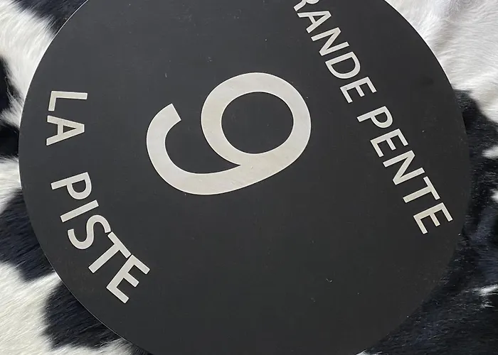 Les Grandes Bosses 1650 Apartment